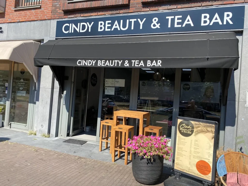 Cindy Beauty & Tea Bar makkelijk te bereiken en gemakkelijk voor de deur parkeren